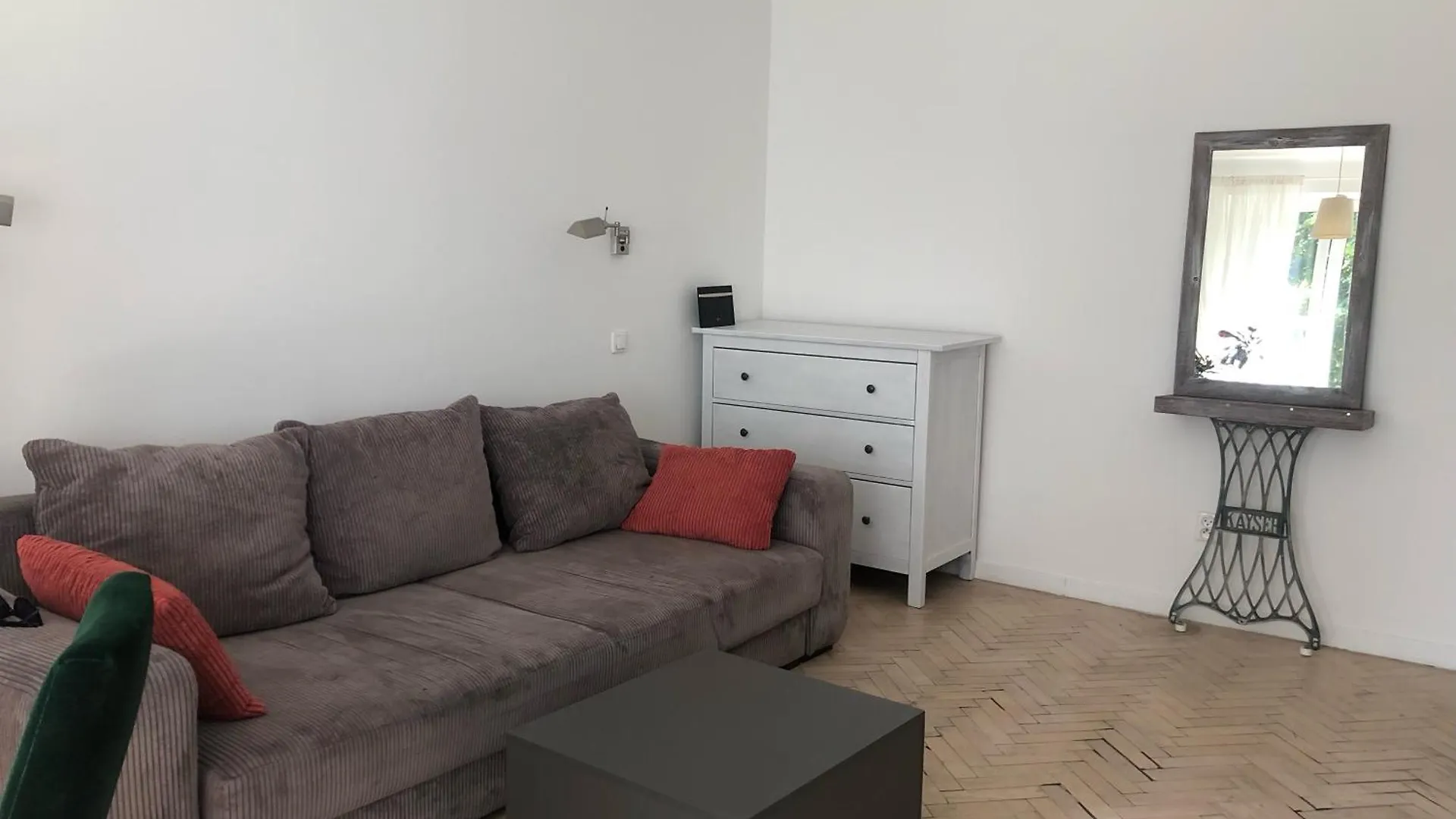 Ciche Mieszkanie Z Balkonem Warsaw